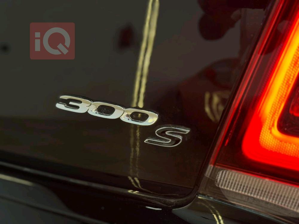 کرایسلەر 300